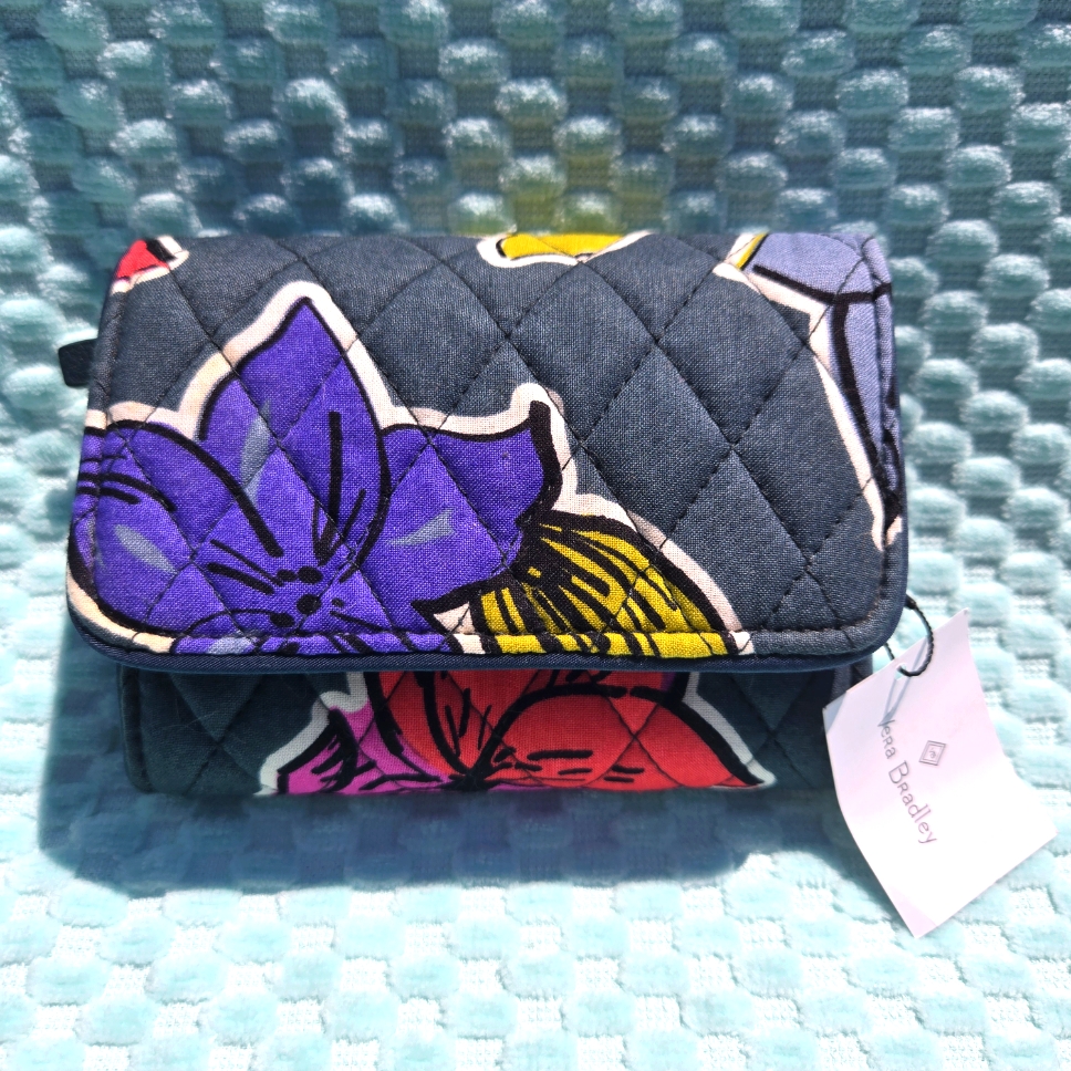 Vera Bradley Floral Multi Colored Quilted Women's Wallet Nwt